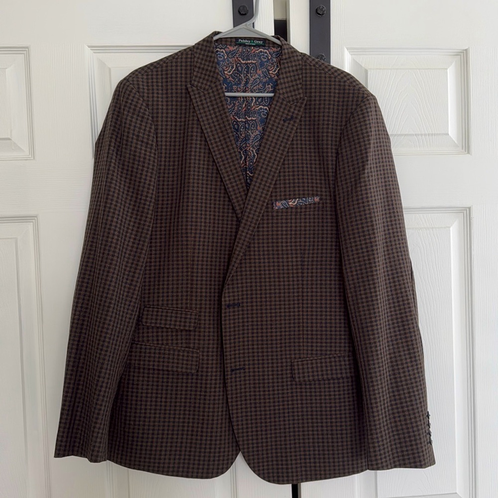 Brown checkered sport coat